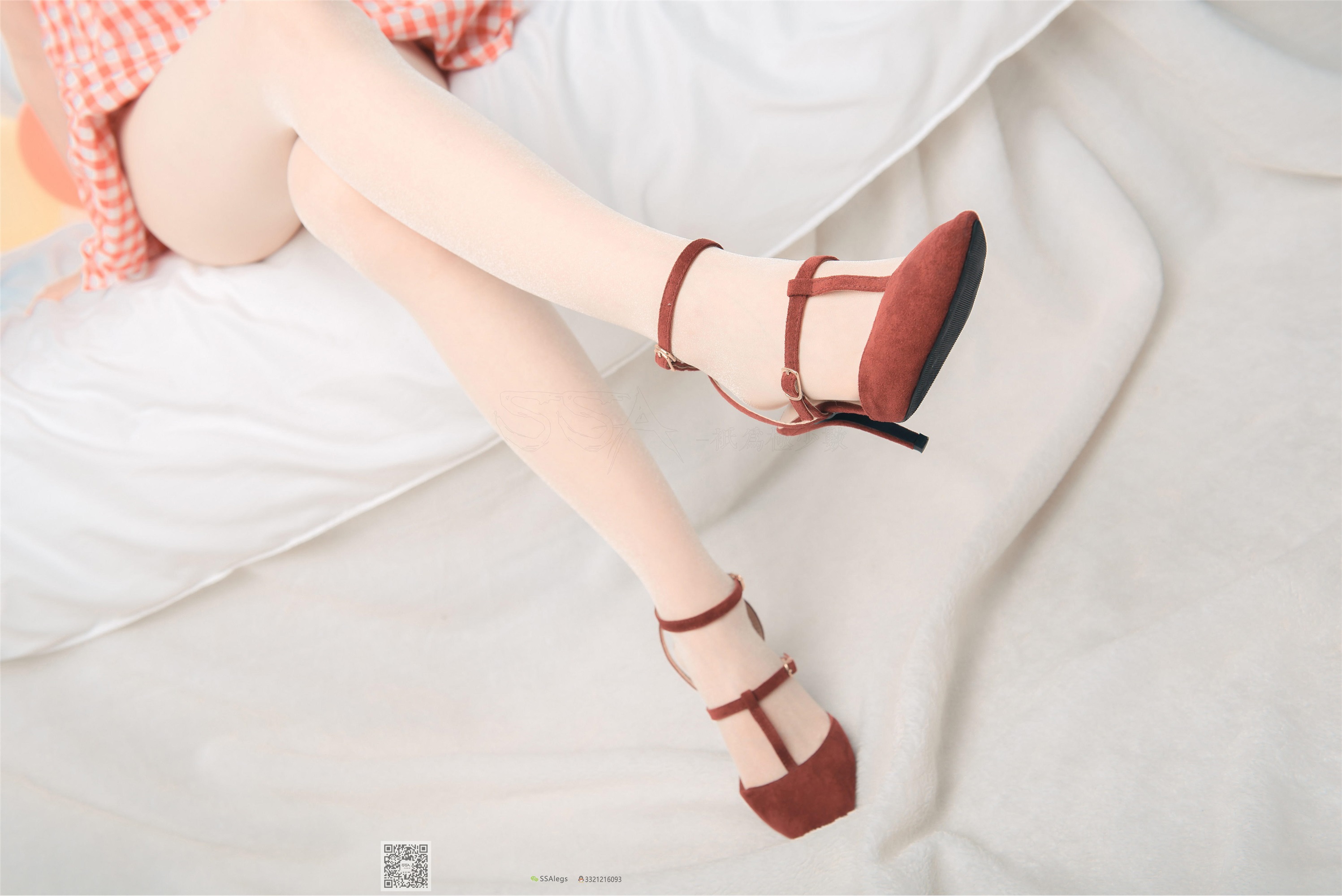 SSA丝社 NO.014 小琪琪 闪光开裆丝袜的另一种演绎